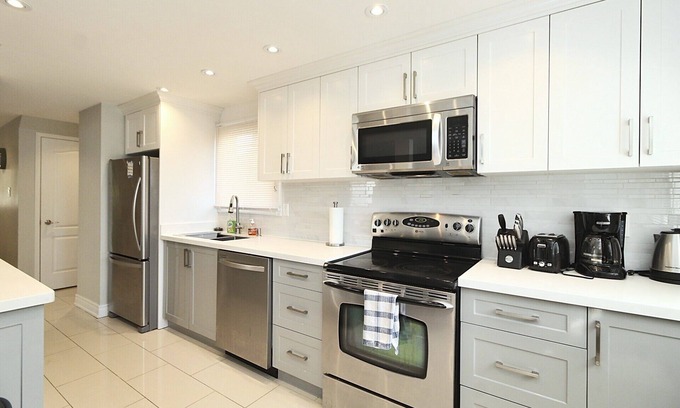 Barrie House | Barrie house close to all amenities