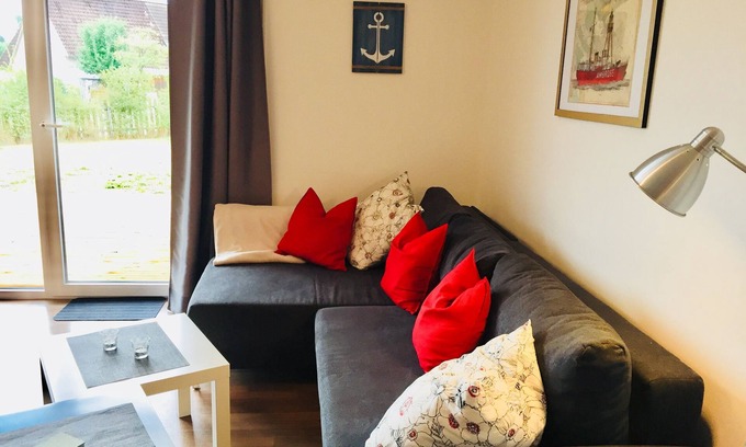Lentfohrden Apartment | barrier-free apartment 'BERT' * 2 bedrooms * 2 bathrooms * fireplace * terrace with garden