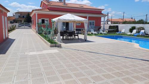 Samora Correia House | Barrio Latino