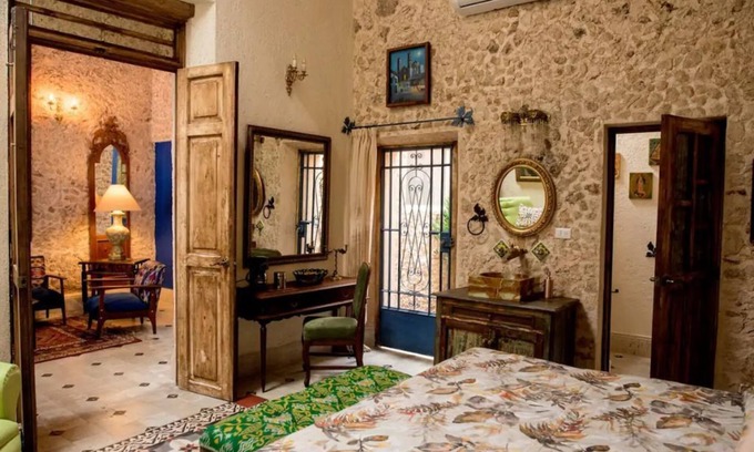 Barrio de Santiago House | Barroco Room, Lotto House