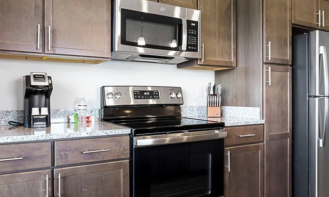 Wayne Apartment | Barsala l 2BD apartment in the heart of Clermont