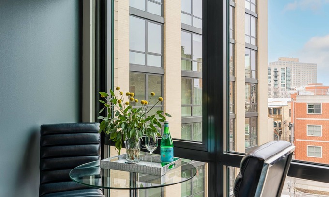 Uptown House | Barsala l Bright Studio with full kitchen