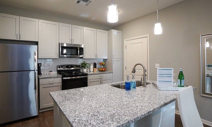 University Place Apartment | Barsala l Gorgeous 2BD, miles from Uptown Charlotte