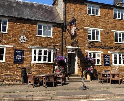 Blakesley Bed & Breakfast | Bartholomew Arms