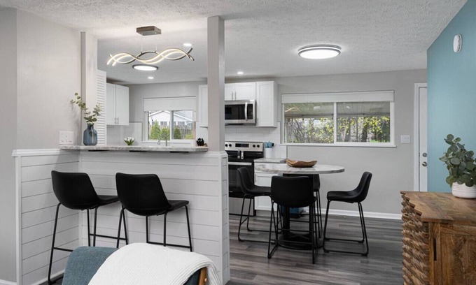 Reynoldsburg House | Bartlett Beacon - 3BR 2BA Ranch in Quiet Setting