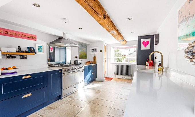 Holworth Bed & Breakfast | Barton Cottage Bed and Breakfast