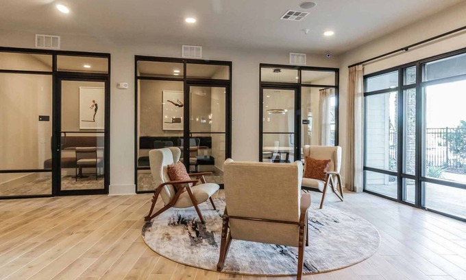 Southside Apartment | Bartram 2BD 1 - Two Bedroom Apartment, Sleeps 4