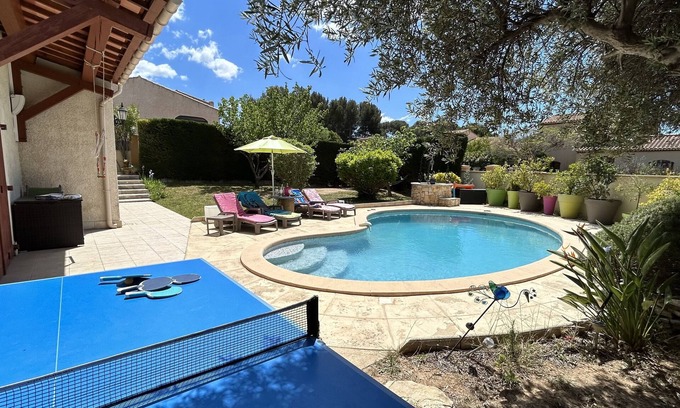 Chateau Gombert House | Bas de Villa - Marseille Château Gombert Avec Extérieur: Terrasse/jardin/piscine