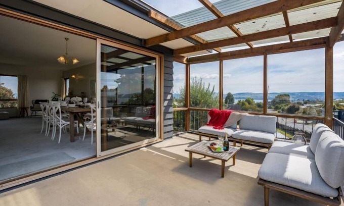 Waipahihi House | Base: 6 Extra: $30 1/81 Shepherd Road, Taupo