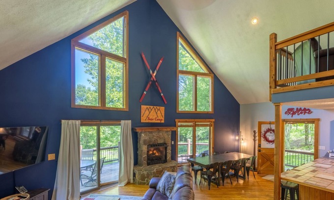 Slaty Fork Cabin | Base Camp - Cozy Cabin, Close to Snowshoe!