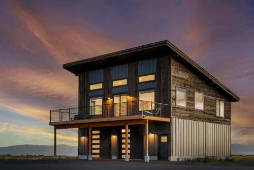 Driggs House | Basecamp Stays: Teton Views Huge Deck Stargazing