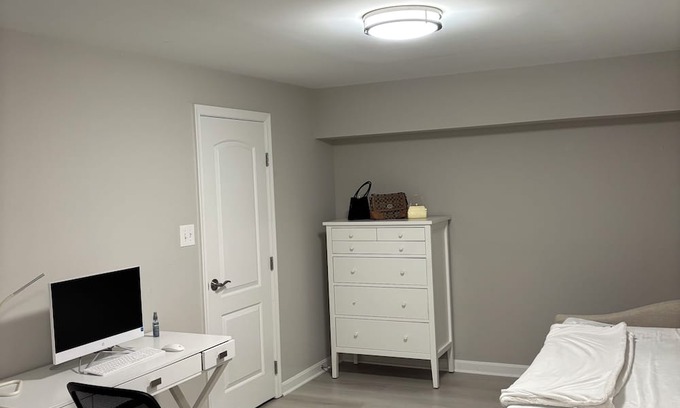 Annapolis Apartment | Basement apartment with a separate entrance with shower, bathroom and laundry