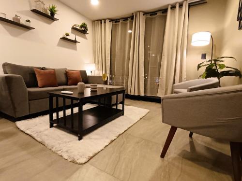 Irapuato Apartment | Basento Deluxe Apartment with parking pool gym padel