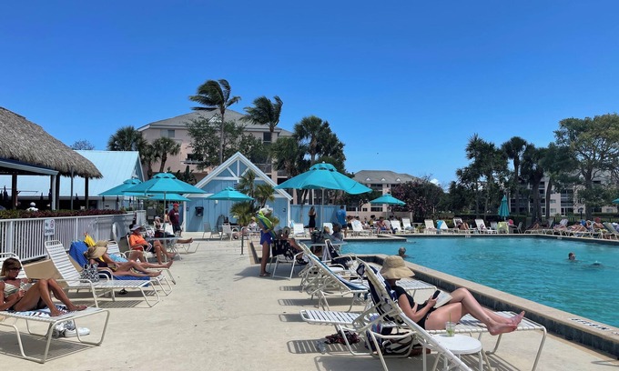 Jupiter Bay Condo | Bask in the Warmth of Our Jupiter Gem! JUPITER BAY!