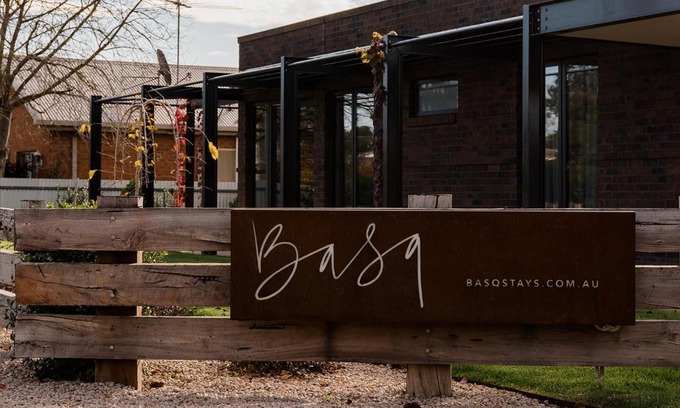 Rutherglen Villa | Basq Stays