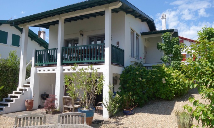 Guethary Villa | BASQUE COUNTRY VILLA IN THE HEART OF GUETHARY THE BEACH ON FOOT