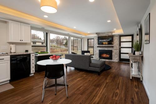 Golden Valley House | Bassett Creek Retreat