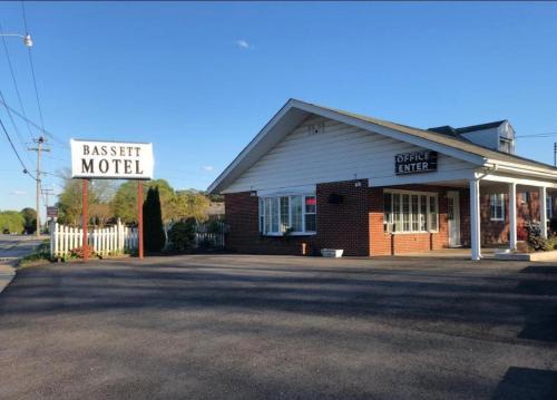 Williamsburg Hotel | Bassett Motel