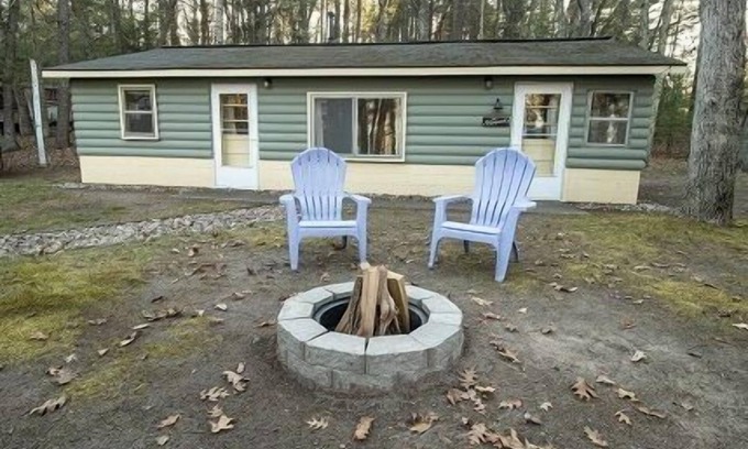 Ludington Cabin | Basswood Hideaway - Wooded Retreat near Bass Lake and Lake Michigan!