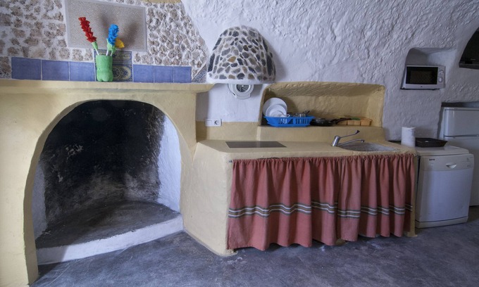 Baza House | BASTI CAVE 5