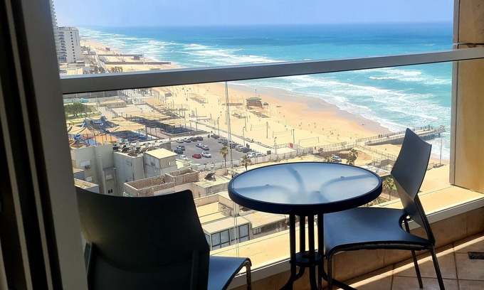 Bat Yam Apartment | Bat Yam CenternFree parking!n Leonardo building.