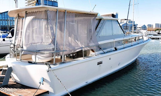 Bassins a Flot House | Bateau le New York, un logement sur le port de Bordeaux