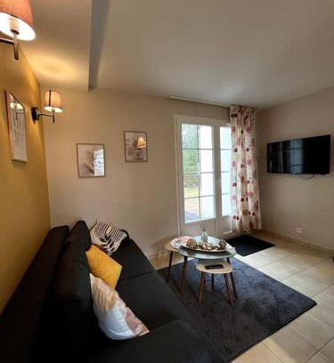 Les Conches Apartment | Bateau - Maison sous les pins