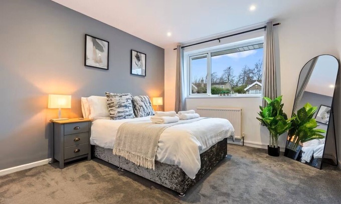 Newton St Loe House | Bath Hideaway | 2BR + Hot Tub