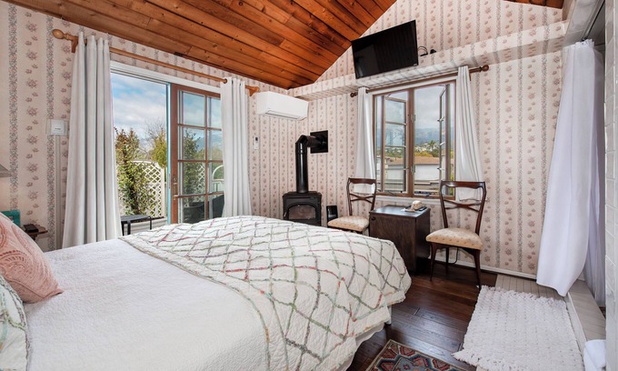 Oak Park Bed & Breakfast | Bath Street Inn B & B, Santa Barbara