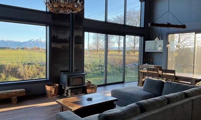 Methven House | Bathed in sunshine with stunning mountain views, relax in luxury after a ski.