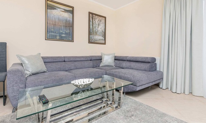 Kamienna Gora Apartment | Batorego 7 | Gdynia Centre Apartment | Parking
