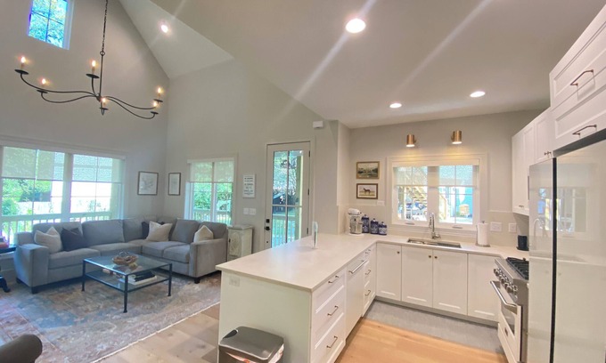 Franklin House | Battlefield Bungalow- Walk to Pickleball & Downtown!