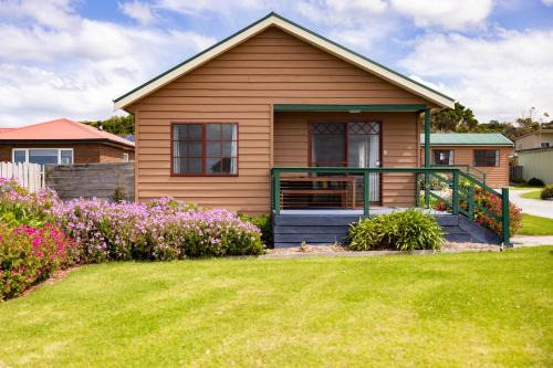 Naracoopa Hotel | Baudins Accommodation