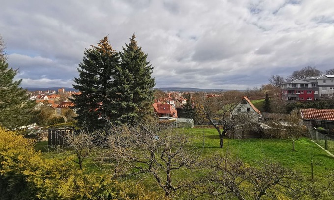 Mühlhausen Apartment | Baumhaus Aufgehoben - Baumhaus und Loungehaus Übernachtung - Roland Barche