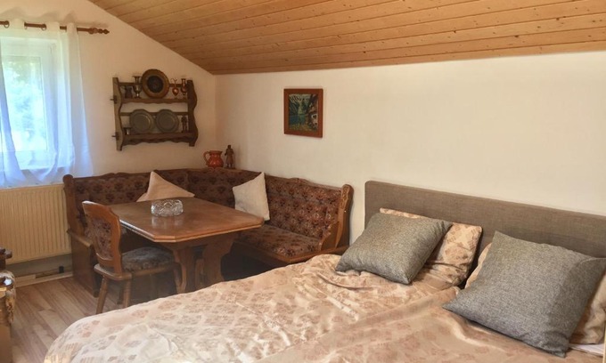 Heldenstein Apartment | Bavarian Holiday Home - A94 Autobahn