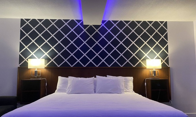 Algoma District Hotel | Bavarian Inn