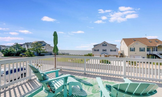 Captain's Cove House | Bay Breeze in Captain's Cove!