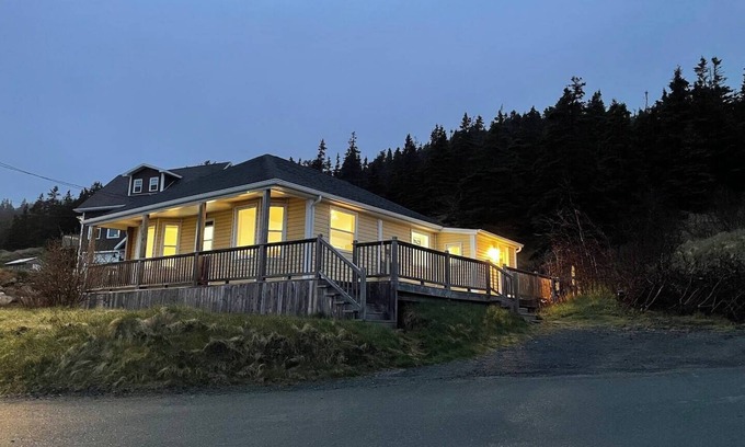Bay Bulls House | Bay Bulls Waterfront: Steps ToTrail & Boat Tours!