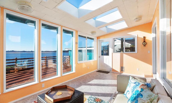 Aberdeen House | Bay City Bungalow