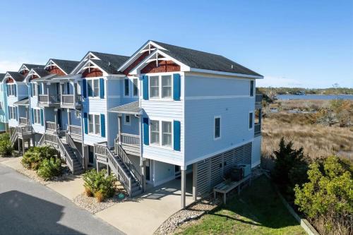 Colington House | Bay Dream Believer
