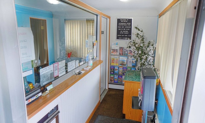 Bay City Hotel | Bay Motel By OYO Bay City