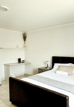 Walvis Bay House | Bay Nomad Self-Catering Guesthouse