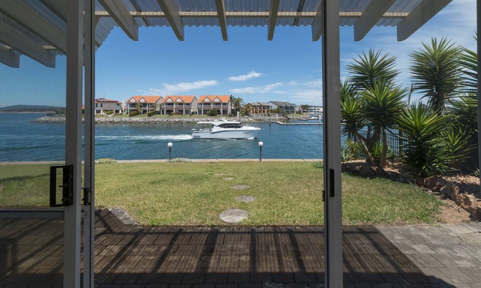 Port Lincoln House | Bay Room Getaway