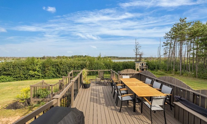 Kensington House | Bay Shore Country Home - Elegant and spacious home with beautiful water views
