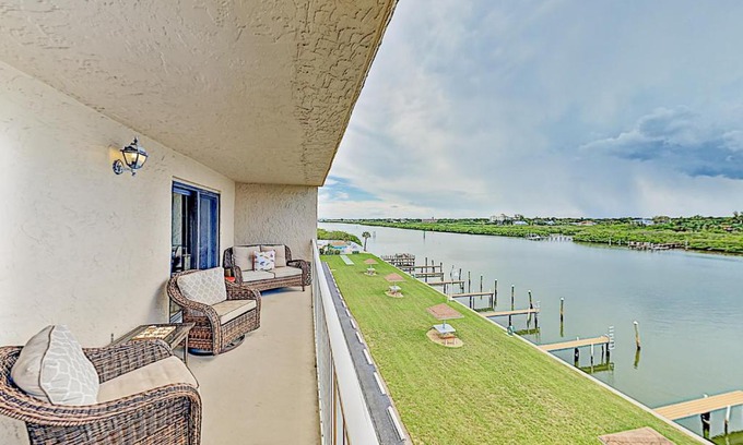 Indian Shores Apartment | Bay Shores 417