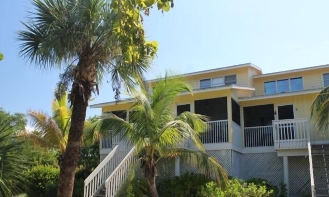Placida Condo | Bay Side Bliss at Hideaway Bay Beach Club. End UNIT - Private island community - Ferry Included