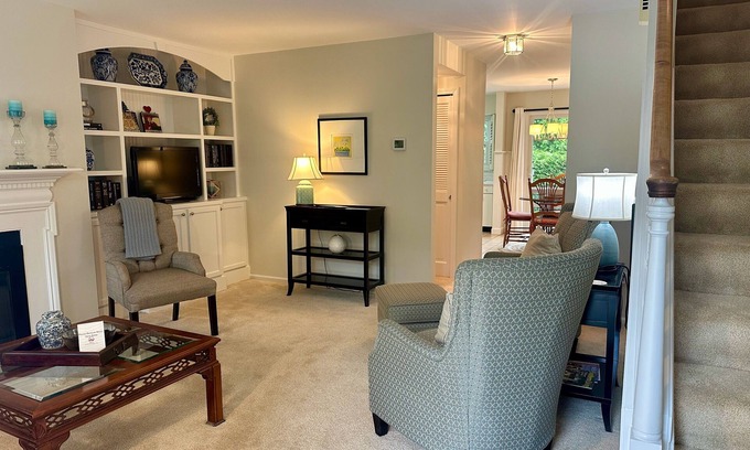 Harbor Springs Condo | Bay Springs #5 - Bay Street! 2BDR 2.5BTH Walk to shops, dining and beaches!