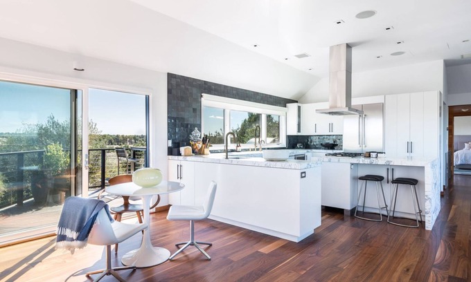 Napeague House | Bay Sunset Tranquility