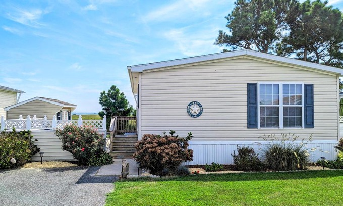 Assateague Pointe House | Bay-View Beauty in Assateague Point
