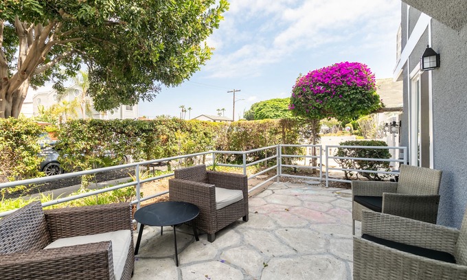 Crown Point House | Bay View Condo 1/2 block to Beach Park-Spa and Private Patio-Dog Friendly